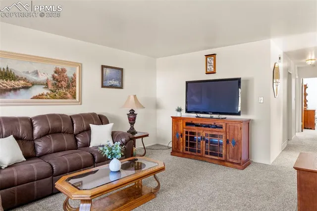 $380,000 | 102 Landoe Lane, Colorado Springs, CO 80911