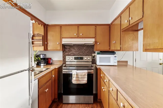 $380,000 | 102 Landoe Lane, Colorado Springs, CO 80911