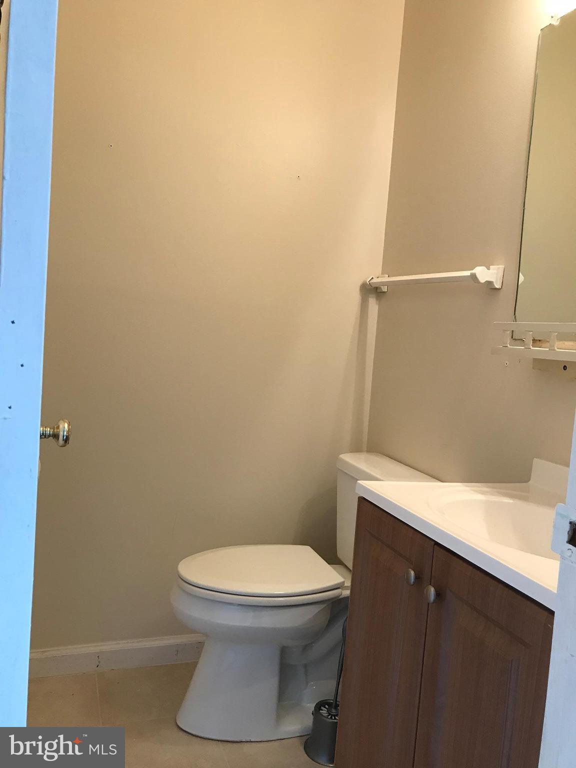 8210 Tory Road, Unit 139 Springfield, VA 22152 - Photo 14 of 24 Master Half Bath