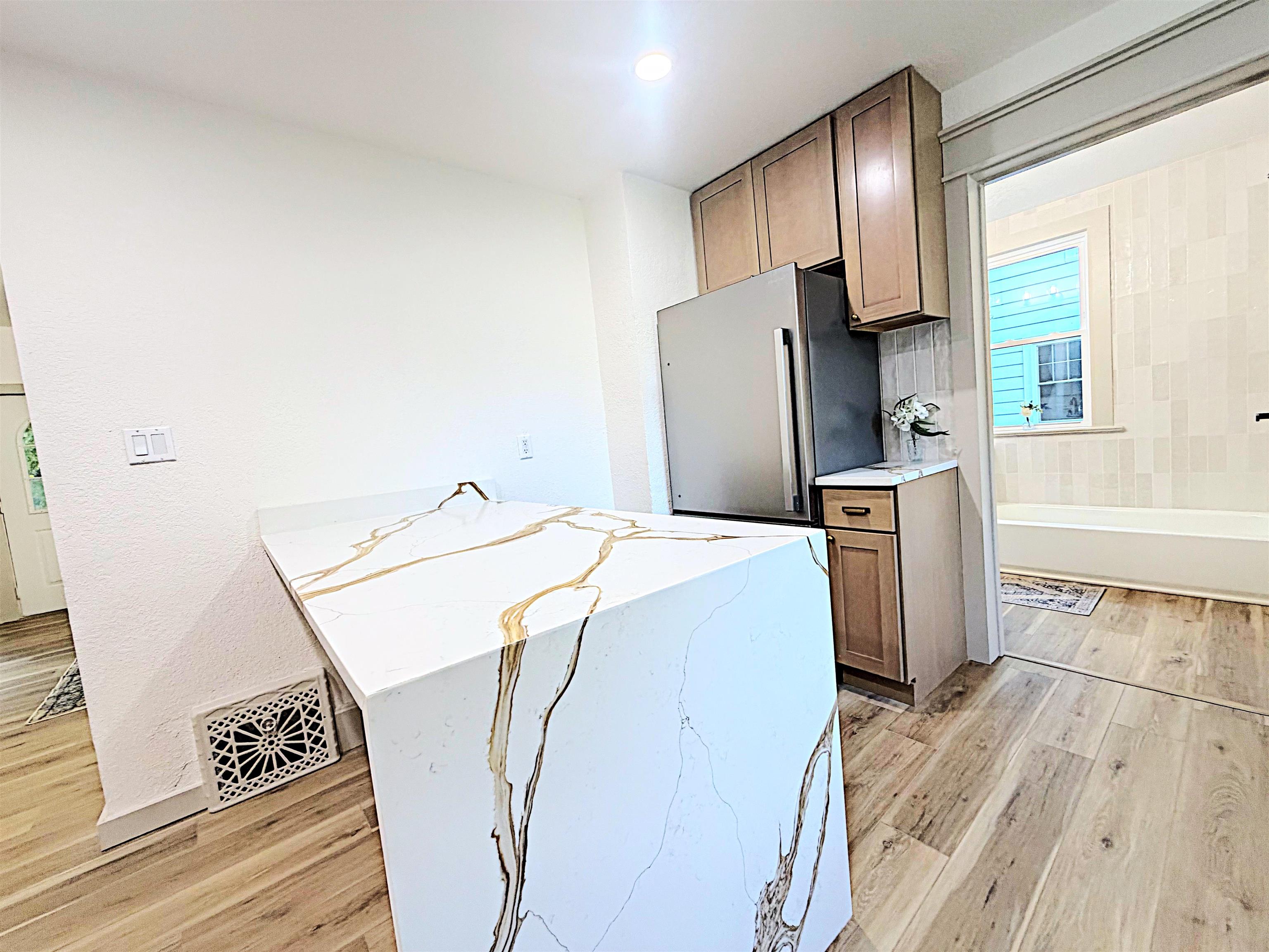 1730 North Oneida Street Appleton, WI 54911 - Photo 7 of 28
