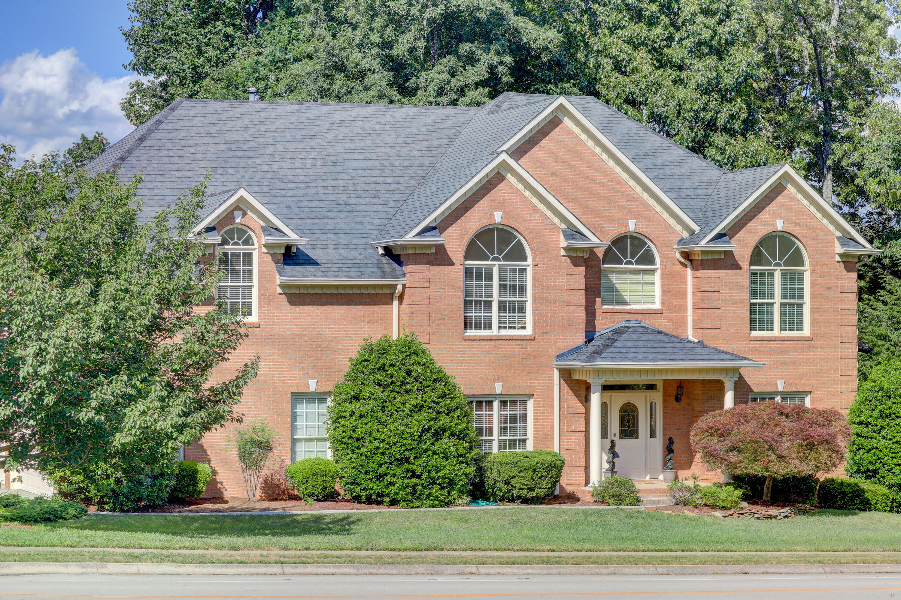 Spacious home in Saddle Ridge