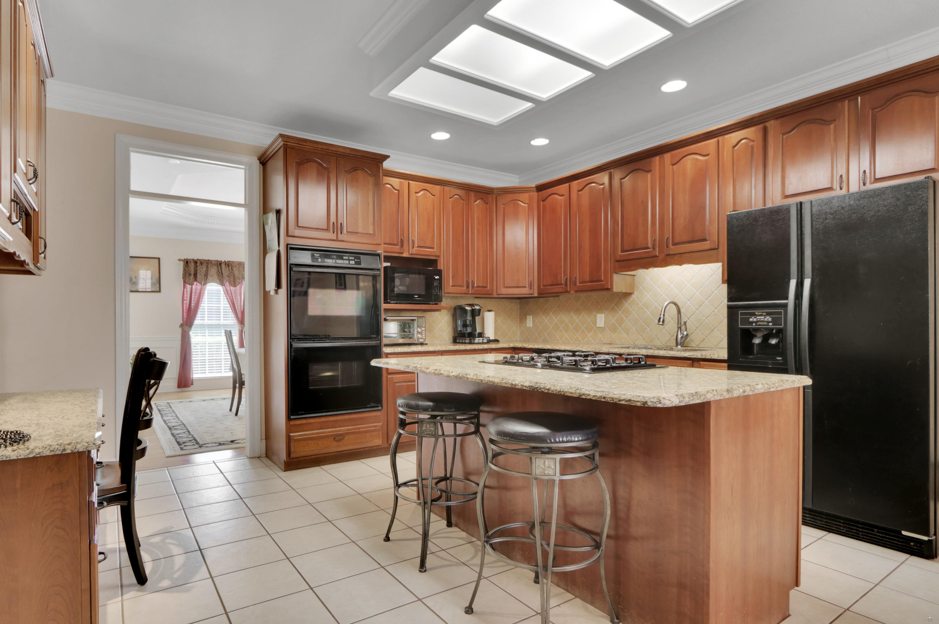 12898 Long Ridge Road Knoxville, TN 37934 - Photo 7 of 36 Large kitchen with island