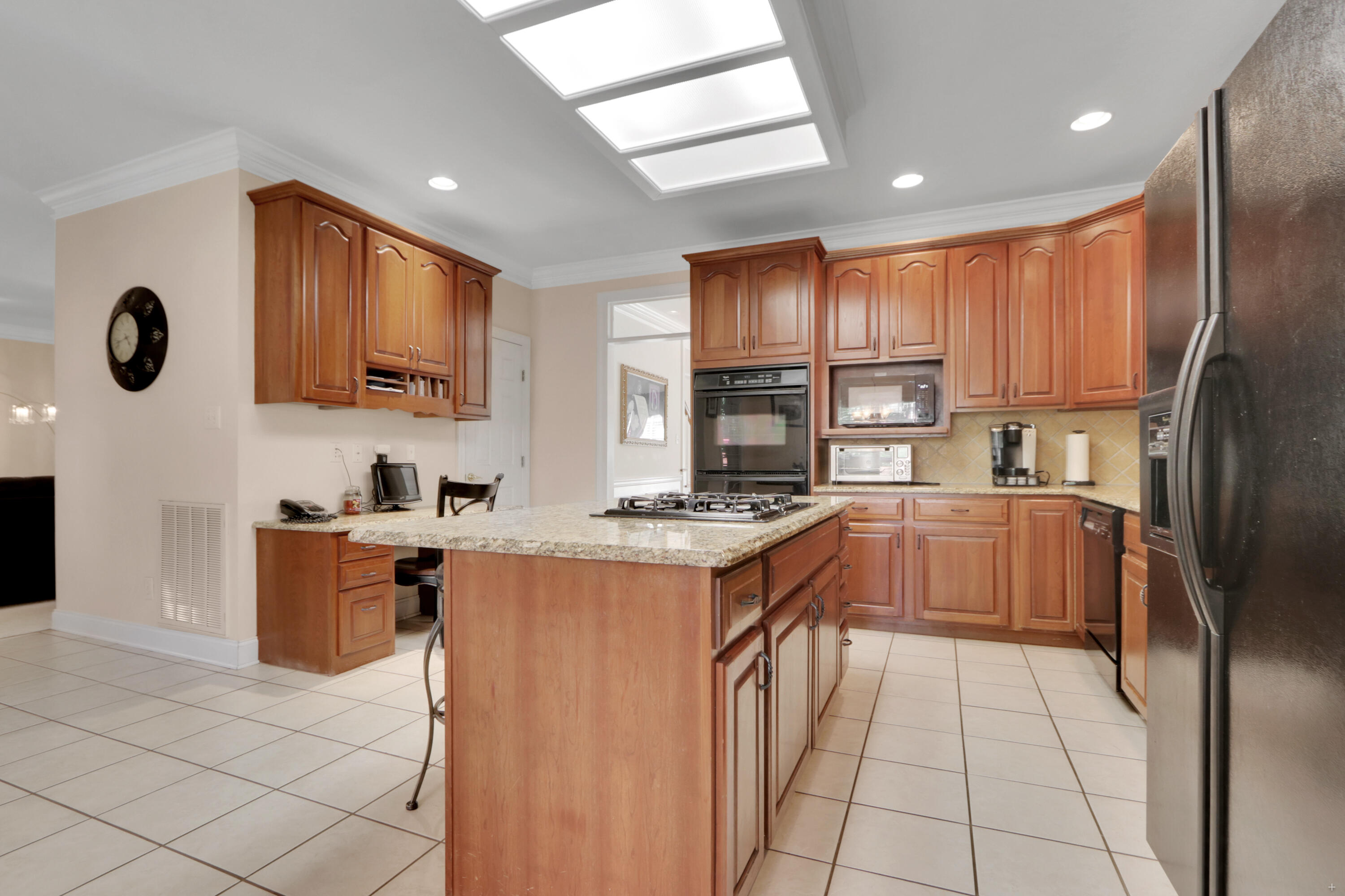 12898 Long Ridge Road Knoxville, TN 37934 - Photo 10 of 36 Large kitchen with walk in pantry