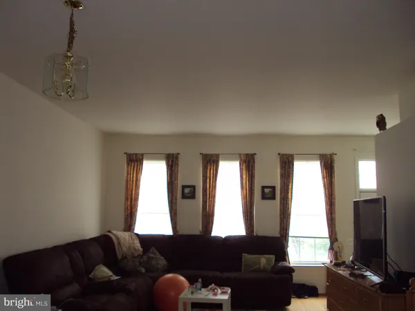 $2,750 | 2513 Woodrow Wilson Drive, Herndon, VA 20171