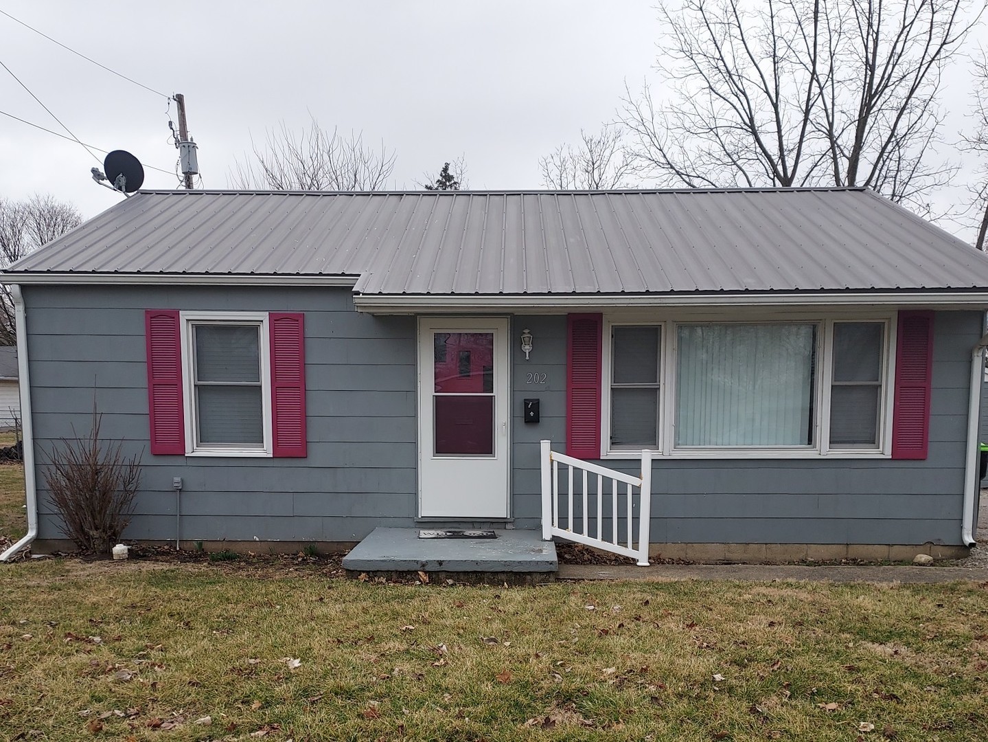 202 South Embarrass Avenue Tuscola, IL 61953 - Photo 1 of 10