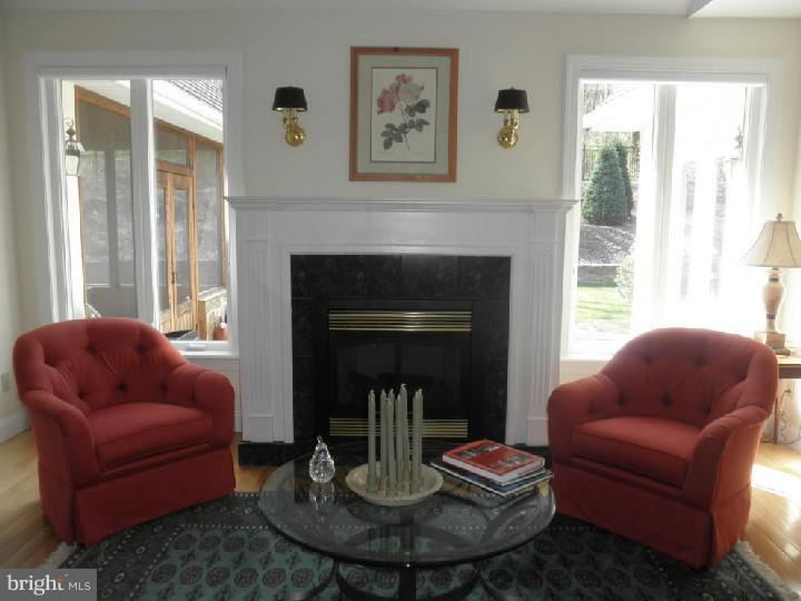 8806 Mountain Road Alburtis, PA 18011 - Photo 12 of 25 Living Room