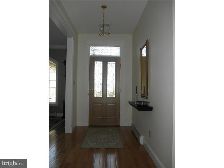 8806 Mountain Road Alburtis, PA 18011 - Photo 9 of 25 Foyer