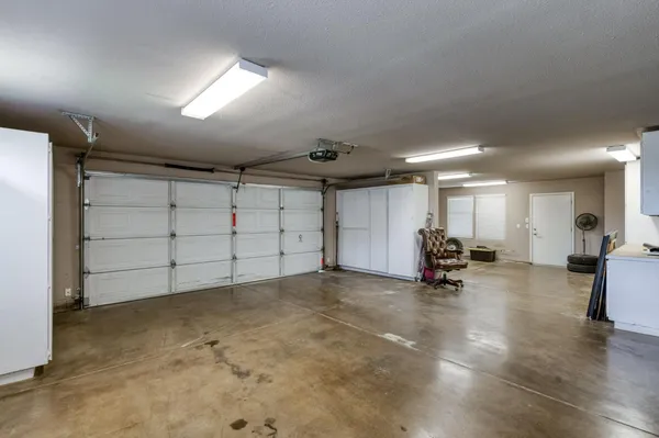 $1,050,000 | 4907 West Lakewood Court, Visalia, CA 93291