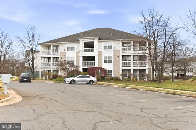 $315,000 | 8075 Lacy Drive, Unit 101, Manassas, VA 20109