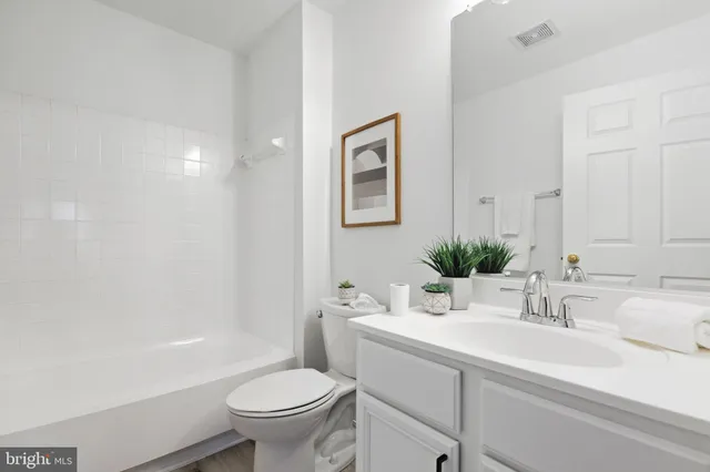 $315,000 | 8075 Lacy Drive, Unit 101, Manassas, VA 20109