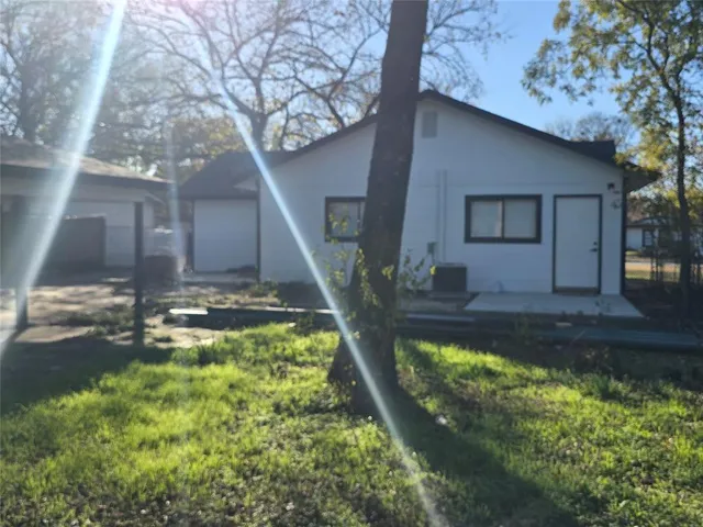 $298,000 | 303 Hillcrest Street, Mansfield, TX 76063