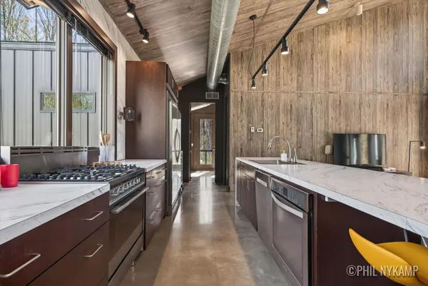 $1,375,000 | 5479 Liland Trace, Fennville, MI 49408