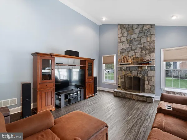 $870,000 | 434 Spring Hollow Drive, Middletown, DE 19709