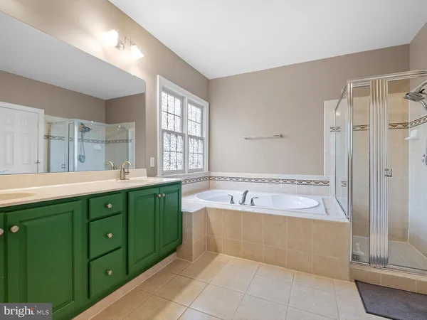 $870,000 | 434 Spring Hollow Drive, Middletown, DE 19709