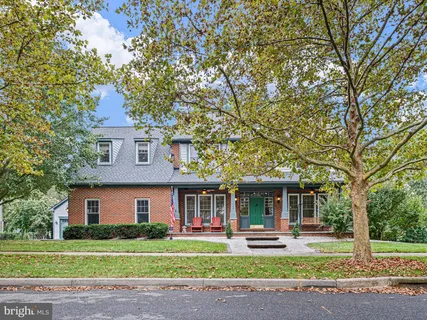 $899,999 | 434 Spring Hollow Drive, Middletown, DE 19709