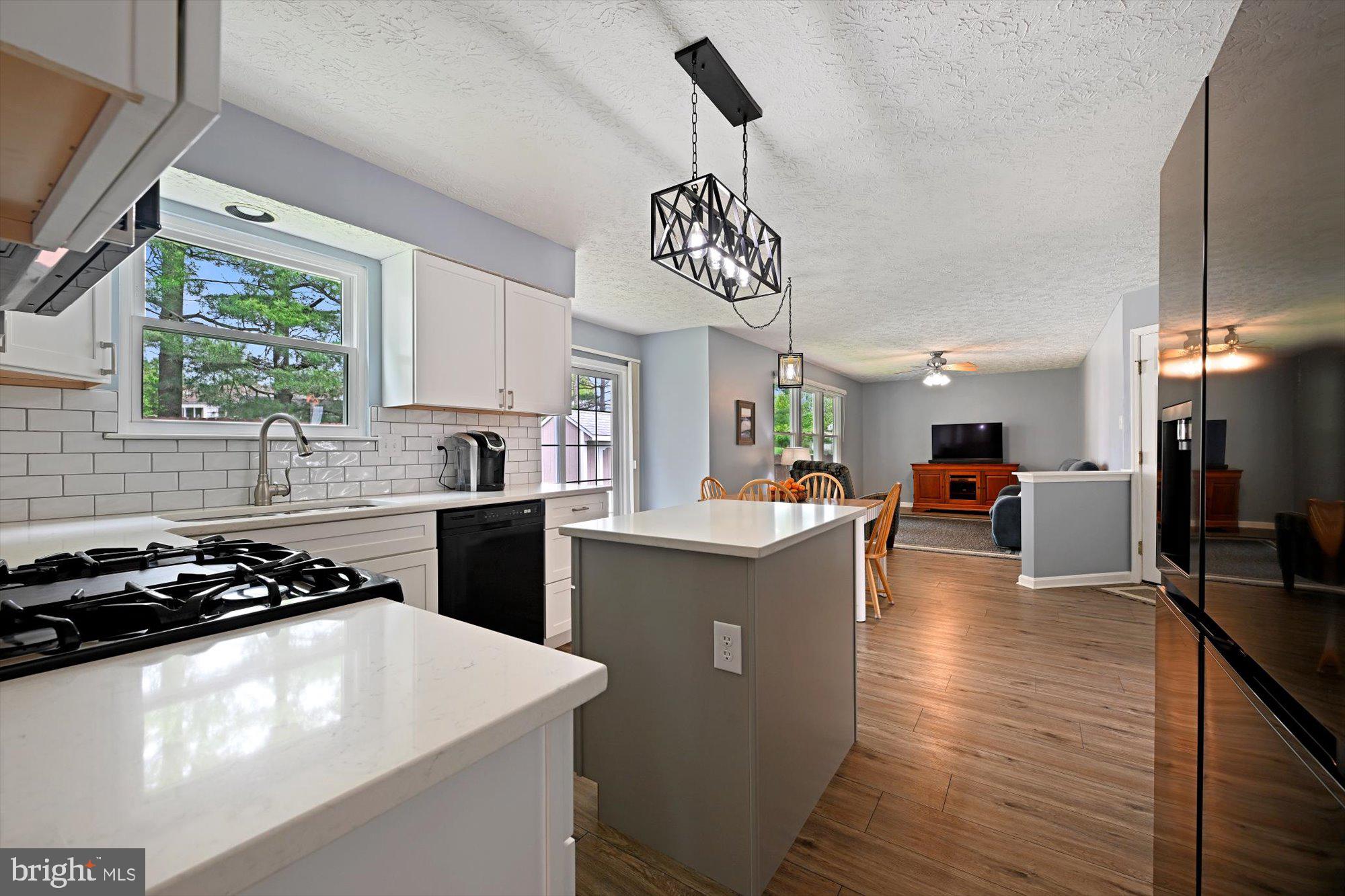 26 Dovefield Road Perry Hall, MD 21128 - Photo 15 of 37 Kitchen-Reverse View into Family Rm