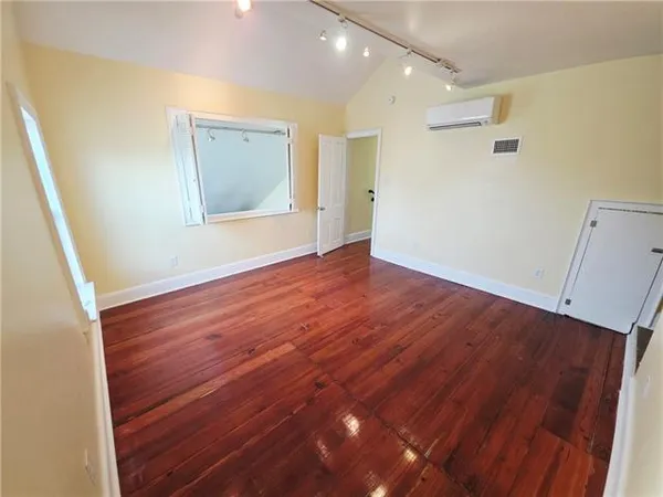 $1,800 | 900 Seventh Street, New Orleans, LA 70115