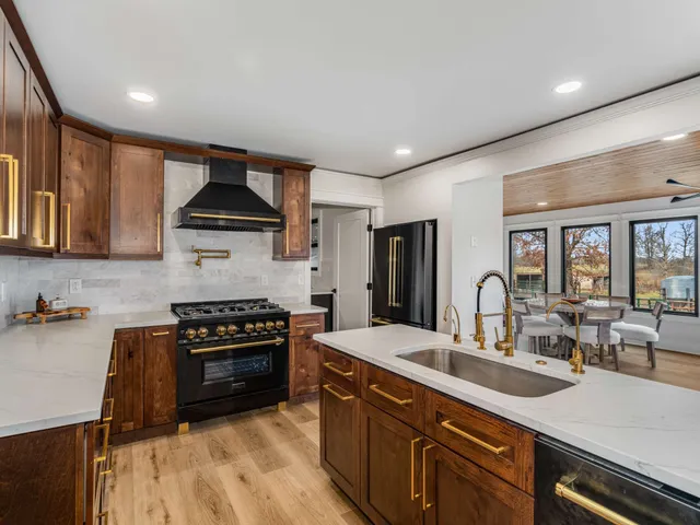 $850,000 | 1015 Jump Off Road, Bon Aqua, TN 37025