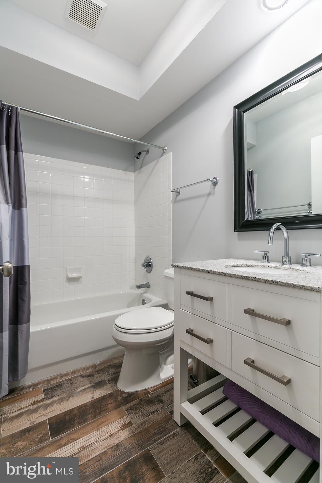 1296 Wedgewood Manor Way Reston, VA 20194 - Photo 24 of 30 Bath