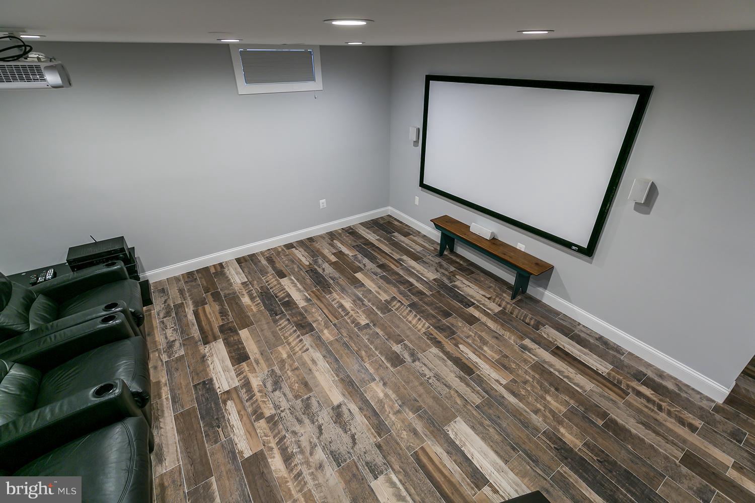 1296 Wedgewood Manor Way Reston, VA 20194 - Photo 27 of 30 Family Room