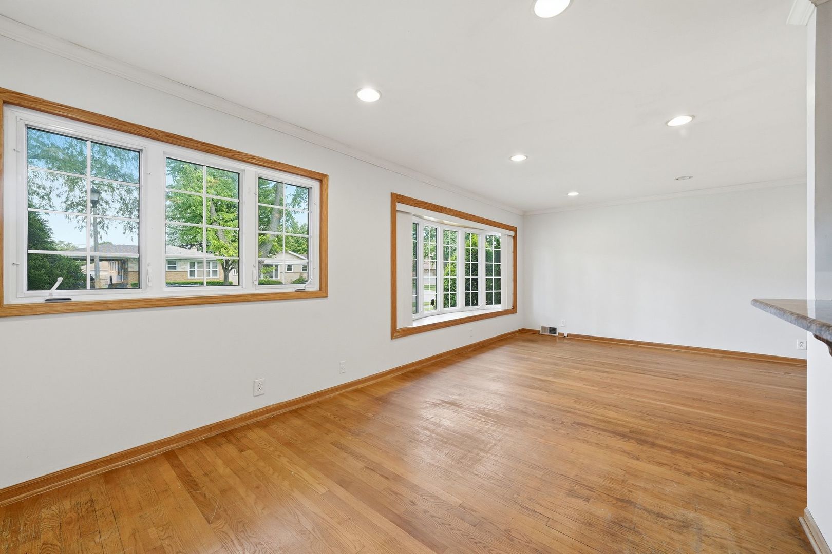 5835 Reba Street Morton Grove, IL 60053 - Photo 10 of 41