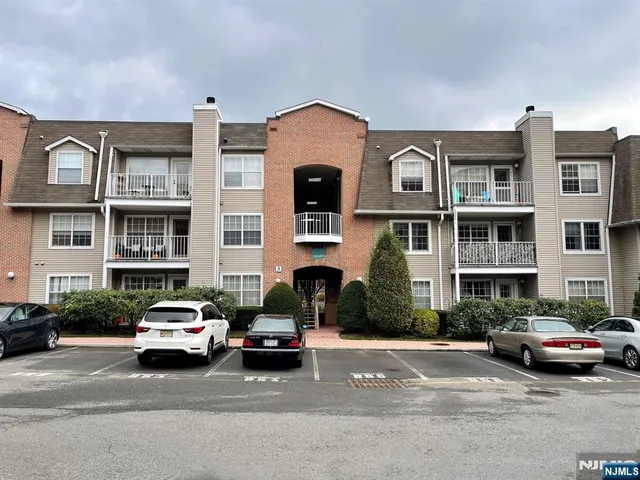 $583,888 | 790 River Road, Unit 343, Edgewater, NJ 07020