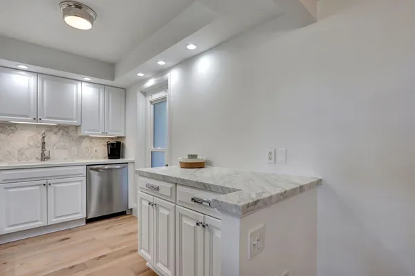 $4,000 | 225 South Beach Road, Unit 204, Tequesta, FL 33469