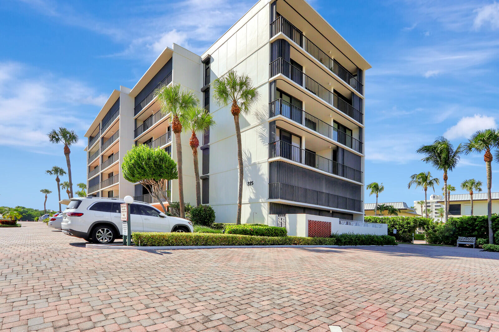 225 South Beach Road, Unit 204 Tequesta, FL 33469 - Photo 2 of 26 02_Image_2_mls