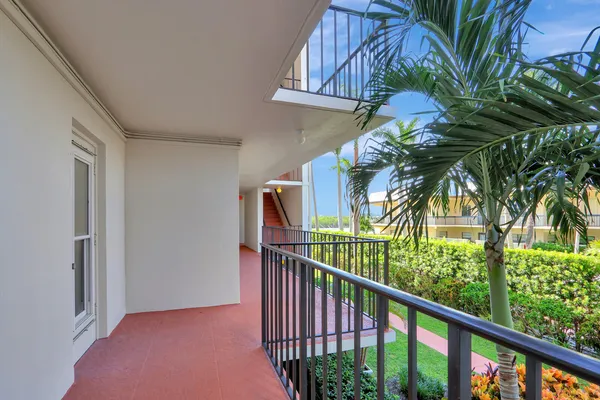 $4,000 | 225 South Beach Road, Unit 204, Tequesta, FL 33469