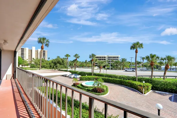 $4,000 | 225 South Beach Road, Unit 204, Tequesta, FL 33469