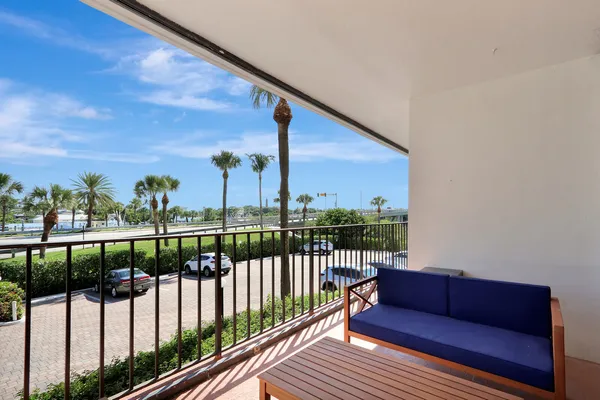 $4,000 | 225 South Beach Road, Unit 204, Tequesta, FL 33469