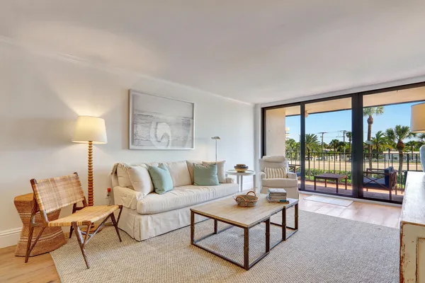 $4,000 | 225 South Beach Road, Unit 204, Tequesta, FL 33469