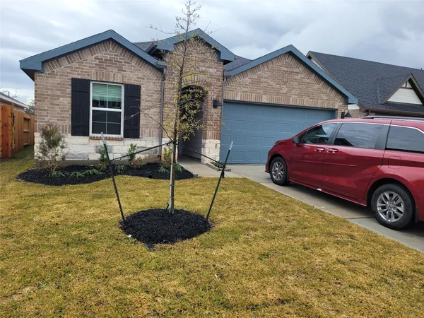 $2,350 | 4947 Oakwood Drive, Arcola, TX 77545