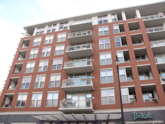 1001 West Madison Street, Unit 501 Chicago, IL 60607 - Photo 1 of 15 a front view of a building