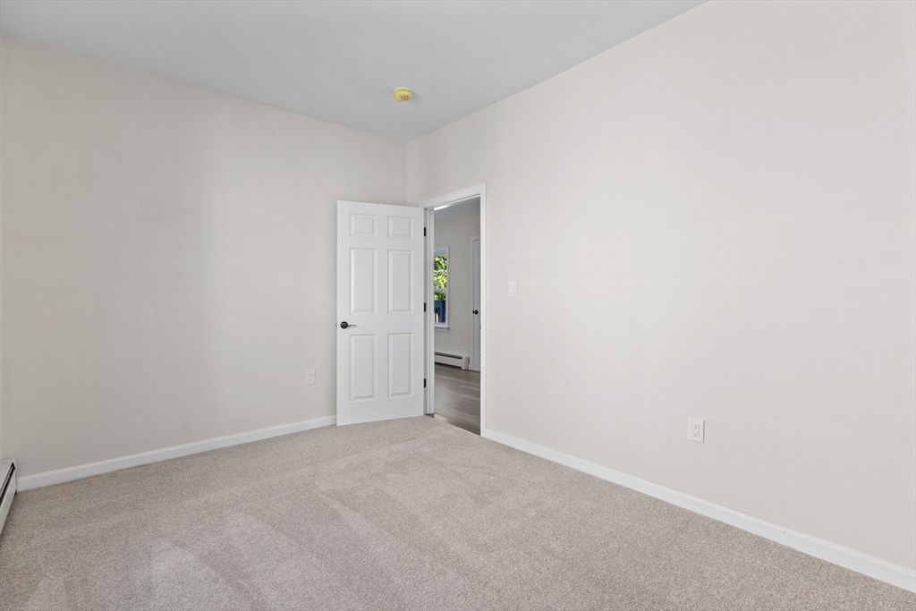 314 Hamilton Street Southbridge, MA 01550 - Photo 18 of 35