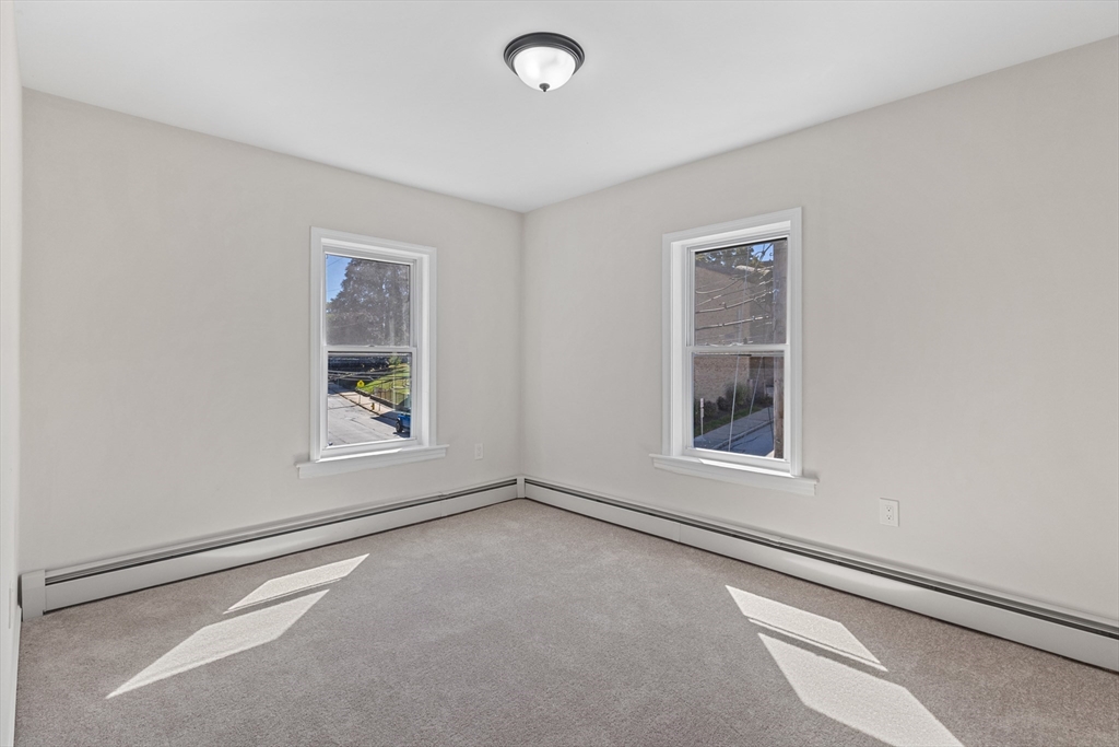 314 Hamilton Street Southbridge, MA 01550 - Photo 22 of 35