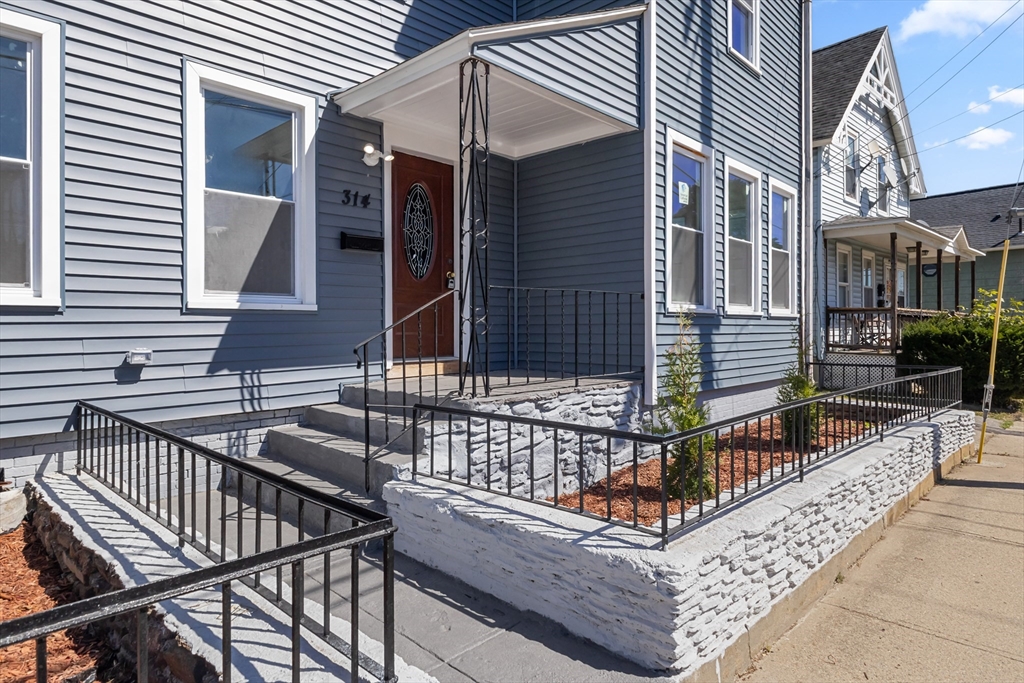 314 Hamilton Street Southbridge, MA 01550 - Photo 4 of 35