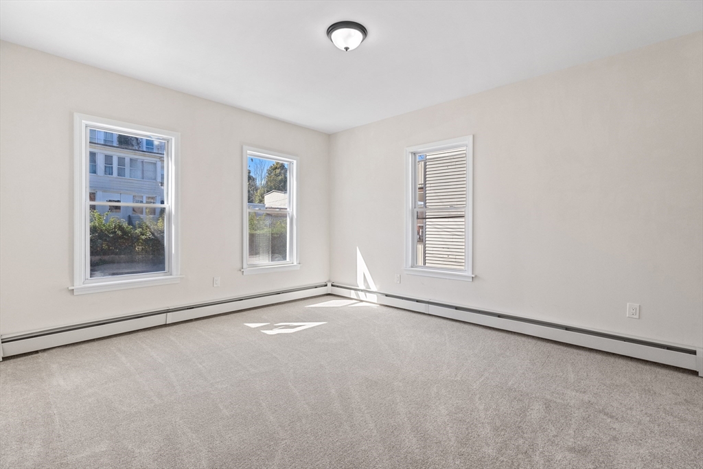 314 Hamilton Street Southbridge, MA 01550 - Photo 6 of 35