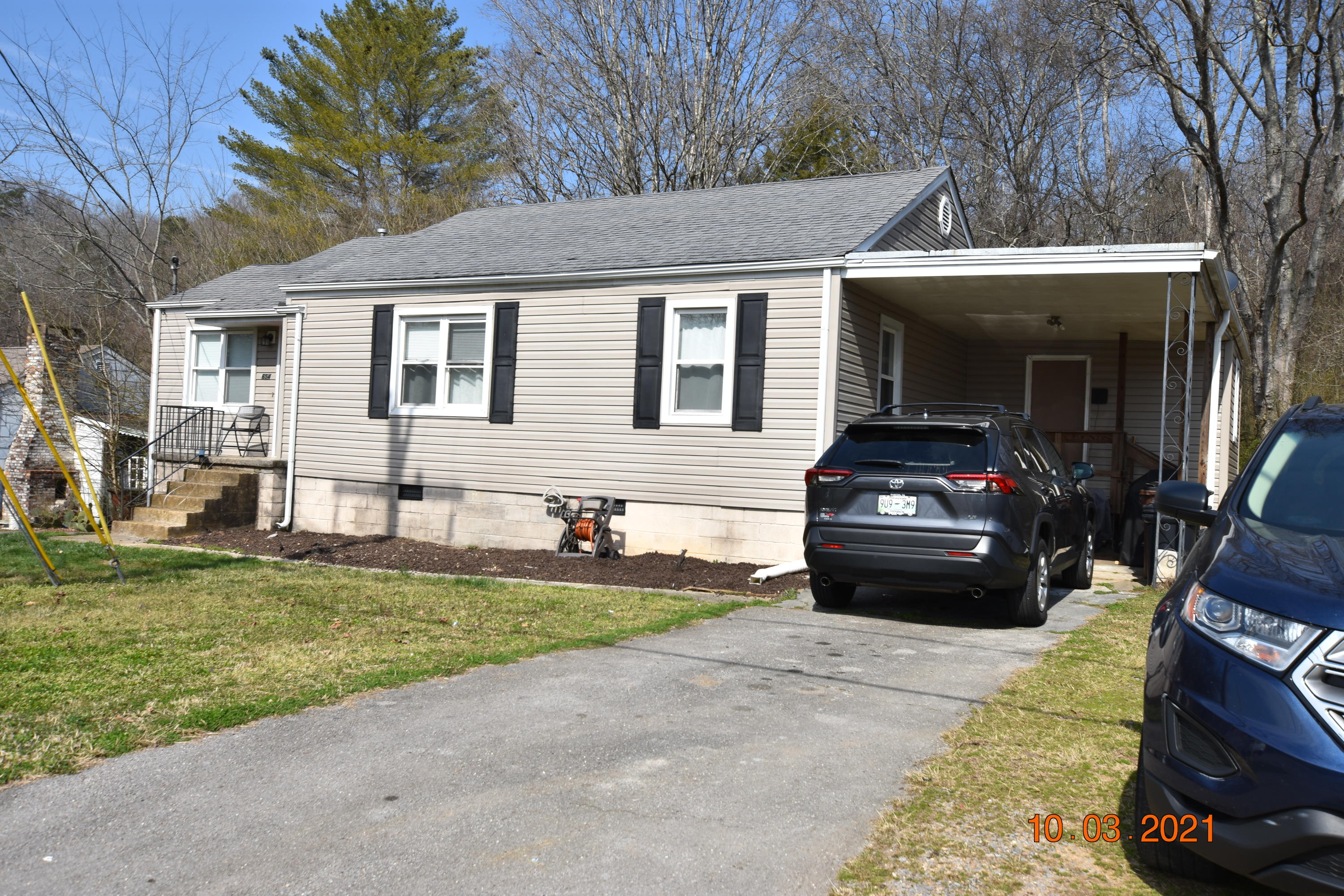 654 Robertsville Road Oak Ridge, TN 37830 - Photo 2 of 28 DSC_0026