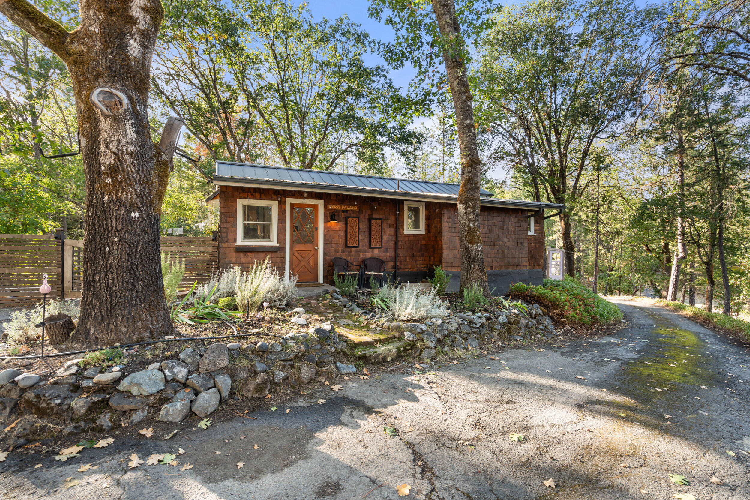 151 Ewe Creek Road Grants Pass, OR 97526 - Photo 1 of 31 1