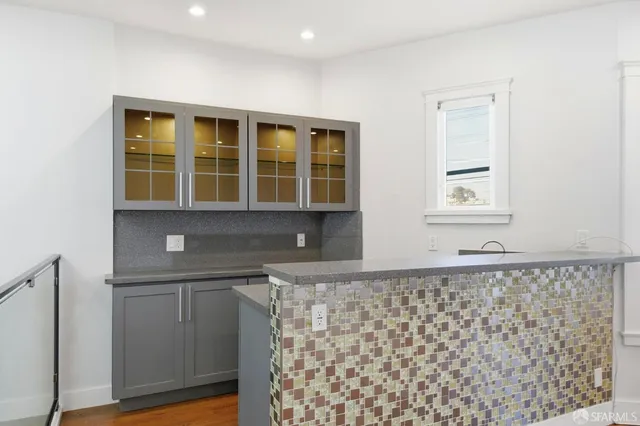 $6,500 | 526 Silver Avenue, San Francisco, CA 94112