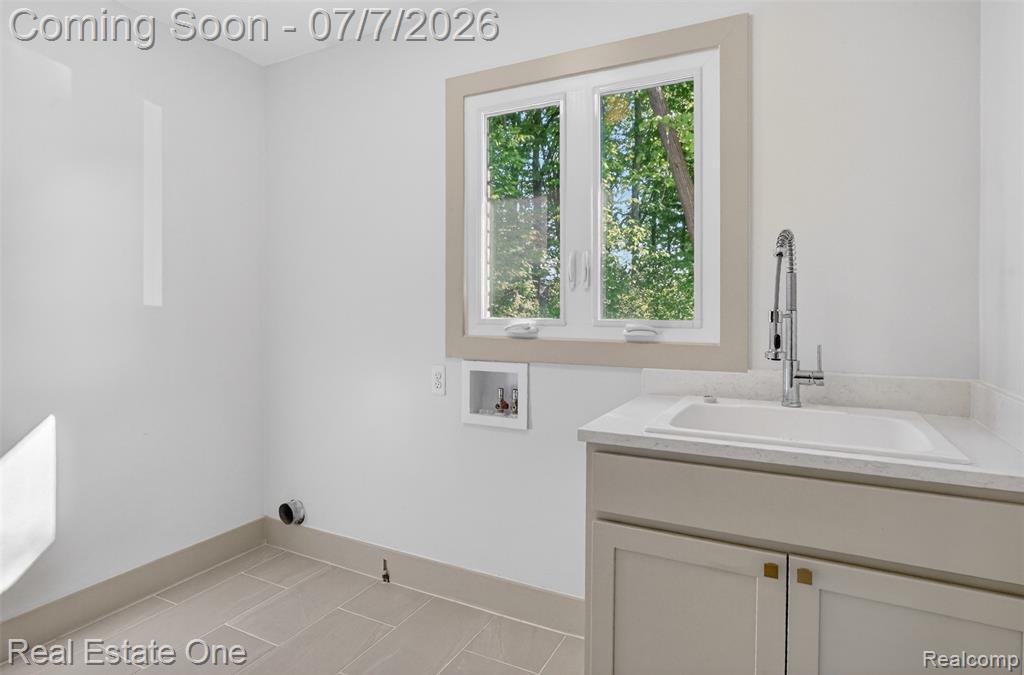 2141 Hickory Leaf Court North Rochester Hills, MI 48309 - Photo 33 of 71