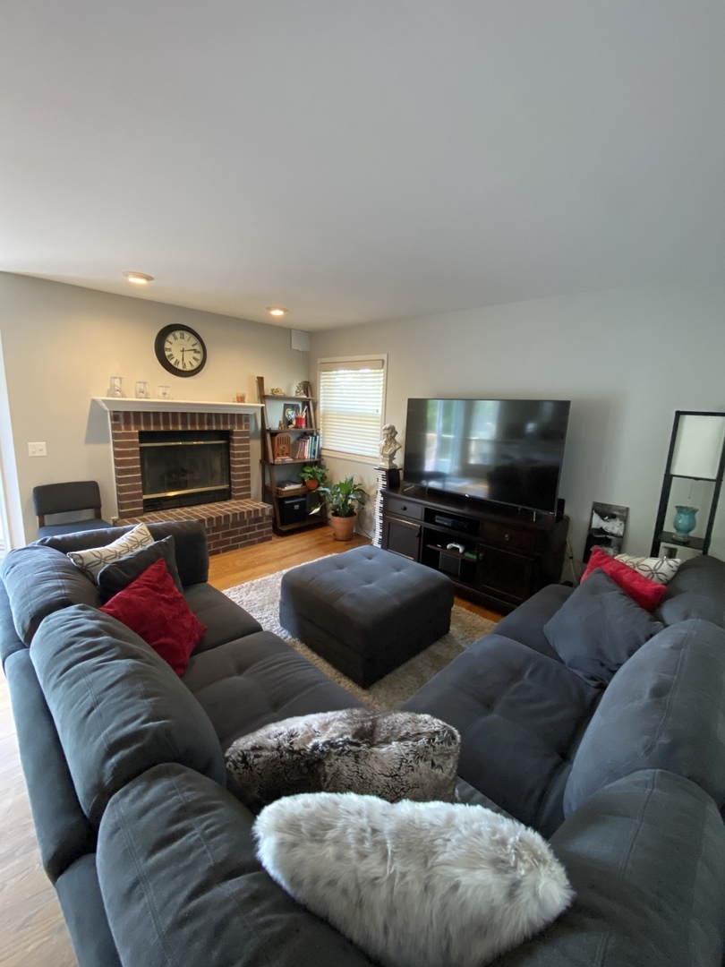 807 Ridge Avenue Wauconda, IL 60084 - Photo 6 of 33