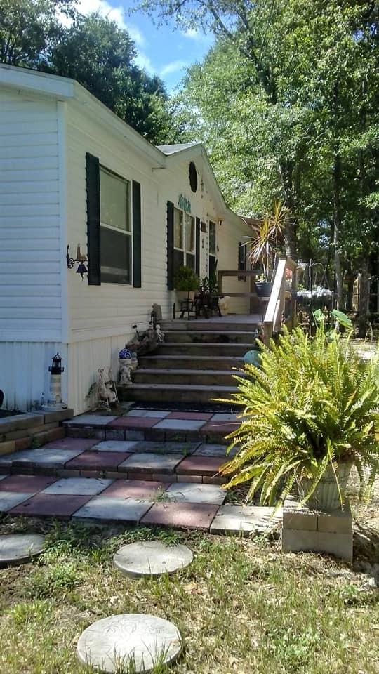1325 Martin Road DeFuniak Springs, FL 32433 - Photo 13 of 13 Side Porch Weekley