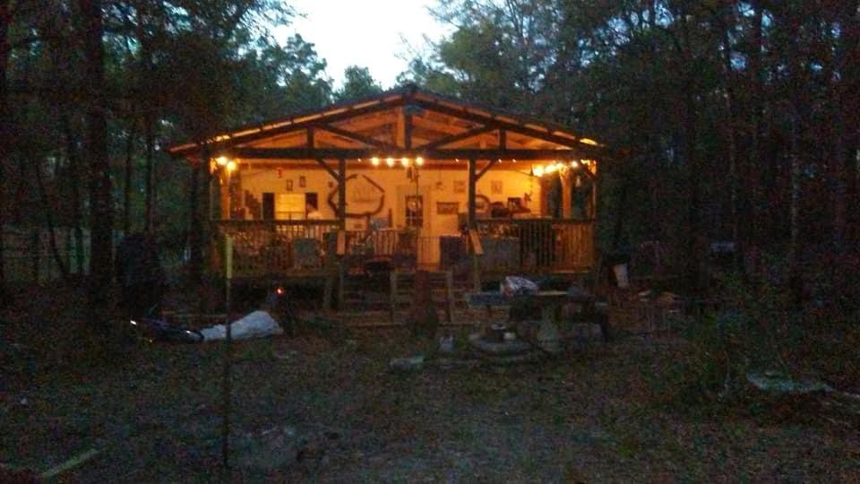 1325 Martin Road DeFuniak Springs, FL 32433 - Photo 10 of 13 Back Porch and yard weekley