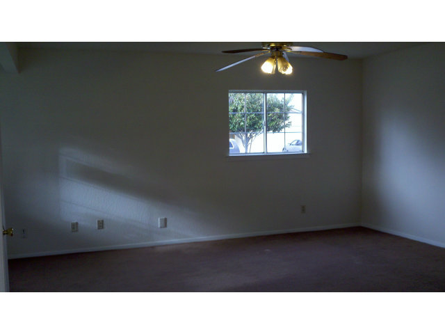 201 Miller Road Hollister, CA 95023 - Photo 3 of 5 Gallery Image 3