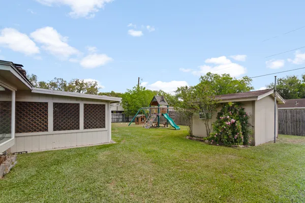 $275,000 | 1003 Virginia Street, Edna, TX 77957
