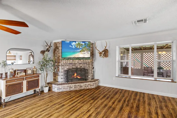 $275,000 | 1003 Virginia Street, Edna, TX 77957