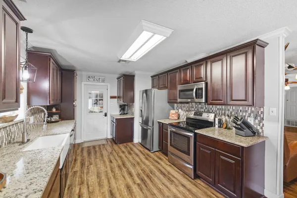 $275,000 | 1003 Virginia Street, Edna, TX 77957