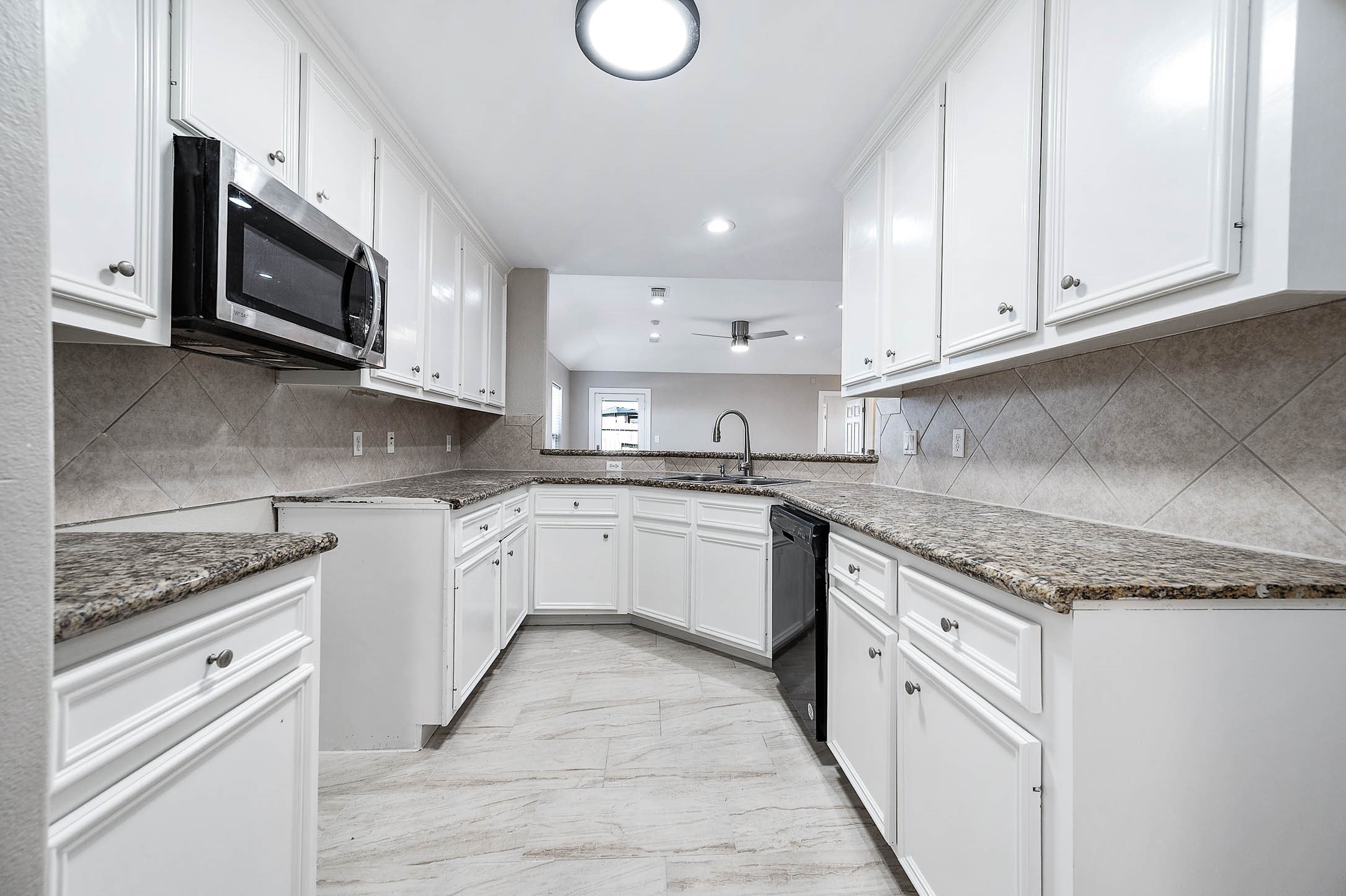 7308 Avenue R Galveston, TX 77551 - Photo 8 of 24